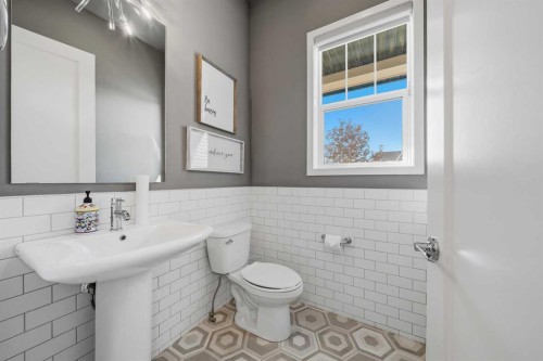 240 D'Arcy Ranch Drive, Okotoks, AB - Indoor Photo Showing Bathroom