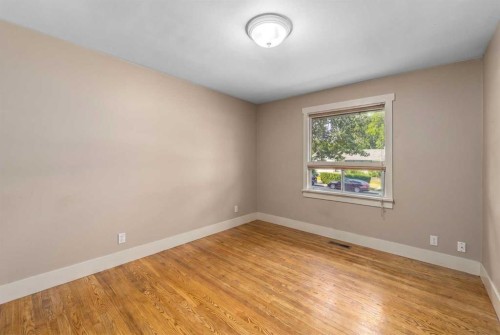 3042 28 Street Sw, Calgary, AB - Indoor Photo Showing Other Room