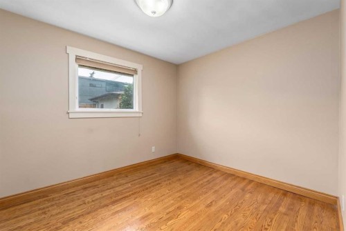 3042 28 Street Sw, Calgary, AB - Indoor Photo Showing Other Room