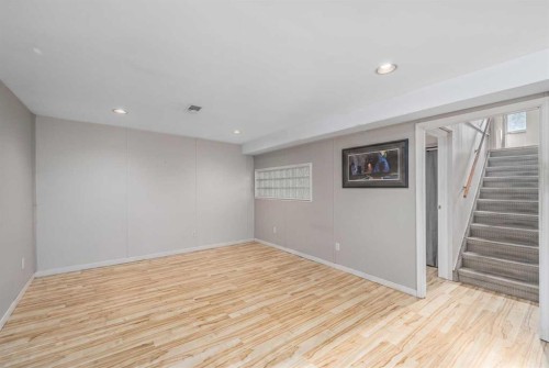 3042 28 Street Sw, Calgary, AB - Indoor Photo Showing Other Room