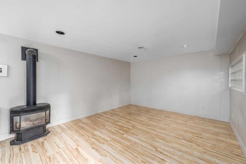 3042 28 Street Sw, Calgary, AB - Indoor With Fireplace