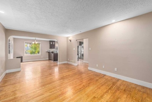 3042 28 Street Sw, Calgary, AB - Indoor