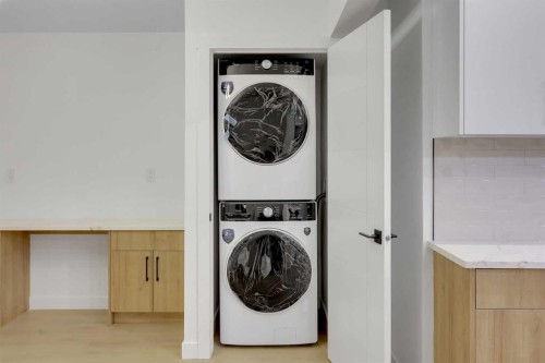 3331 41 Street Se, Calgary, AB - Indoor Photo Showing Laundry Room