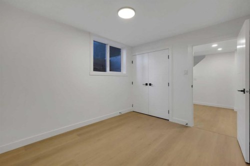 3331 41 Street Se, Calgary, AB - Indoor Photo Showing Other Room