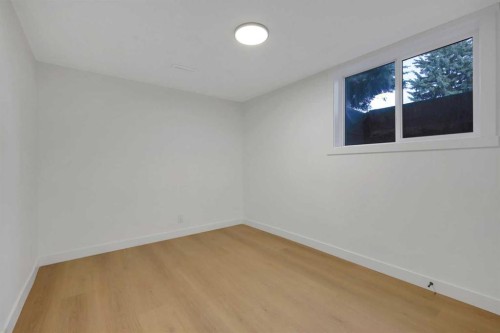 3331 41 Street Se, Calgary, AB - Indoor Photo Showing Other Room