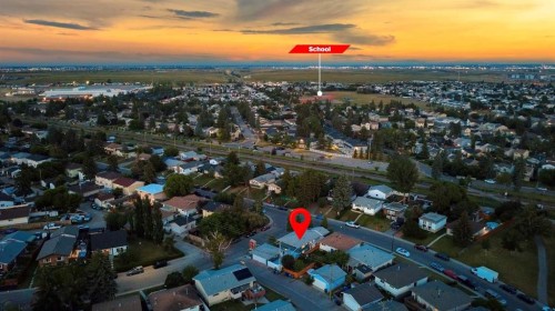 3331 41 Street Se, Calgary, AB - Outdoor With View