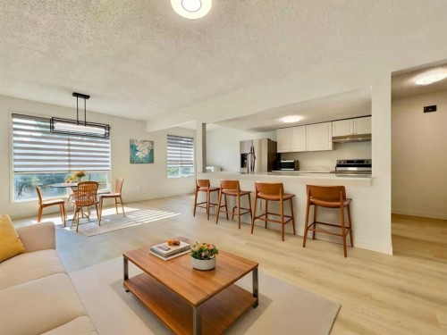 58 Canterbury Gardens Sw, Calgary, AB - Indoor Photo Showing Living Room