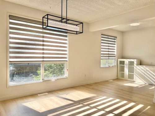 58 Canterbury Gardens Sw, Calgary, AB - Indoor Photo Showing Other Room
