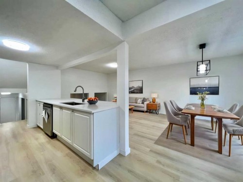 58 Canterbury Gardens Sw, Calgary, AB - Indoor