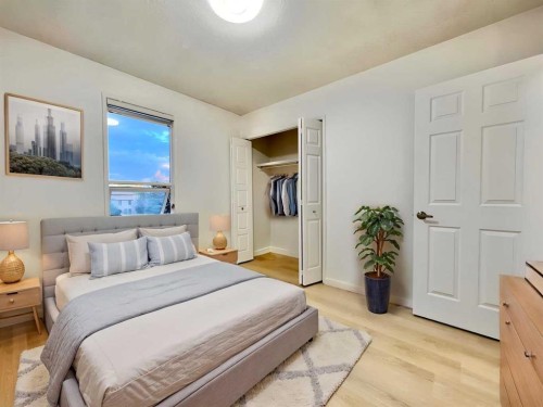 58 Canterbury Gardens Sw, Calgary, AB - Indoor Photo Showing Bedroom