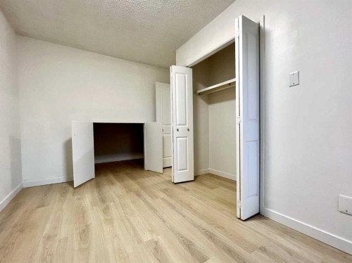 58 Canterbury Gardens Sw, Calgary, AB - Indoor Photo Showing Other Room
