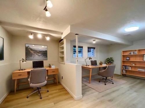 58 Canterbury Gardens Sw, Calgary, AB - Indoor Photo Showing Office