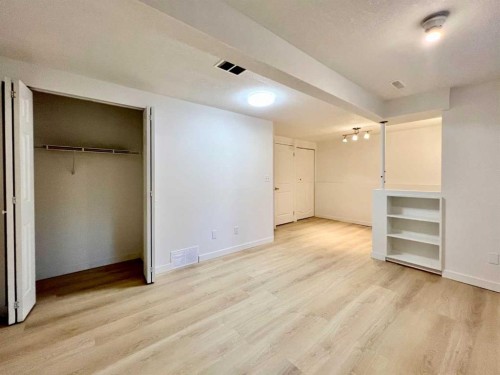 58 Canterbury Gardens Sw, Calgary, AB - Indoor