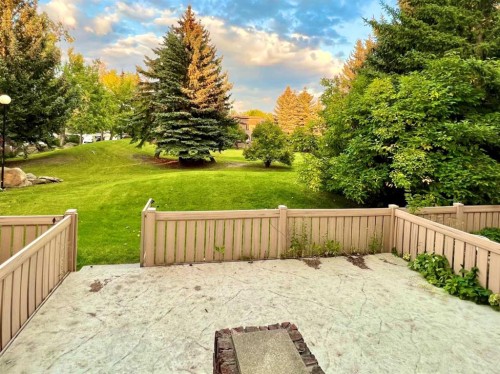 58 Canterbury Gardens Sw, Calgary, AB - Outdoor