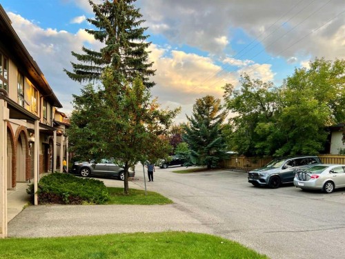 58 Canterbury Gardens Sw, Calgary, AB - Outdoor