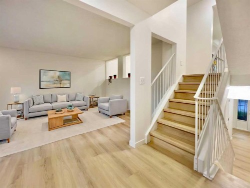 58 Canterbury Gardens Sw, Calgary, AB - Indoor