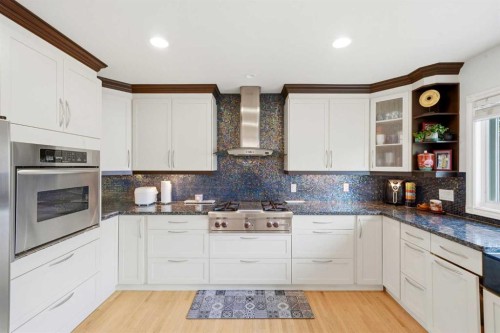 721 27 Avenue Nw, Calgary, AB - Indoor Photo Showing Kitchen