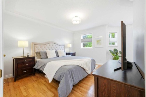 721 27 Avenue Nw, Calgary, AB - Indoor Photo Showing Bedroom