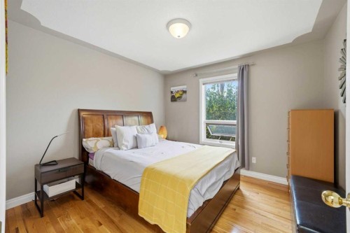 721 27 Avenue Nw, Calgary, AB - Indoor Photo Showing Bedroom