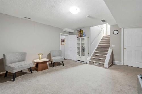 721 27 Avenue Nw, Calgary, AB - Indoor Photo Showing Other Room