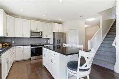 21 Evansview Manor Nw, Calgary, AB 