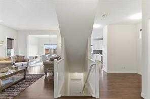 21 Evansview Manor Nw, Calgary, AB 