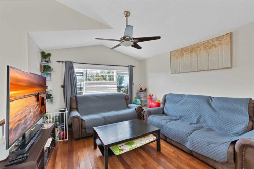 155 Taralea Gardens Ne, Calgary, AB - Indoor Photo Showing Living Room