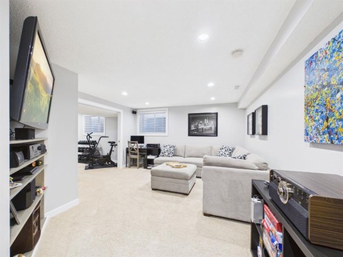 2049 New Brighton Gardens Se, Calgary, AB - Indoor