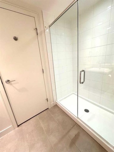 1615-222 Riverfront Avenue Sw, Calgary, AB - Indoor Photo Showing Bathroom