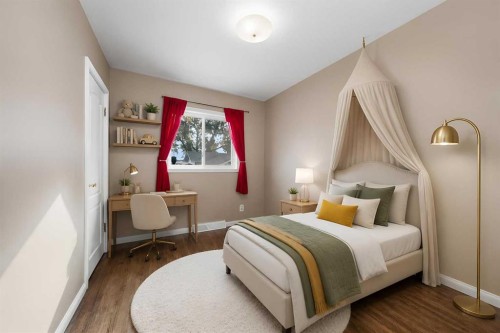 4511 41 Avenue Sw, Calgary, AB - Indoor Photo Showing Bedroom