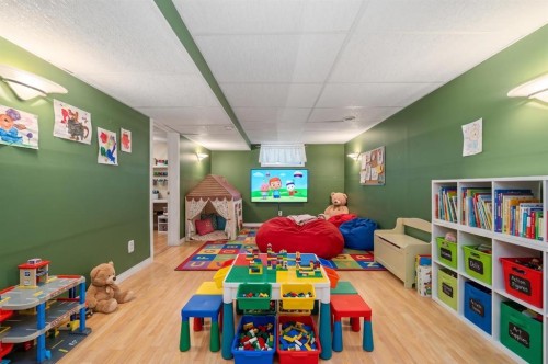 4511 41 Avenue Sw, Calgary, AB - Indoor Photo Showing Other Room