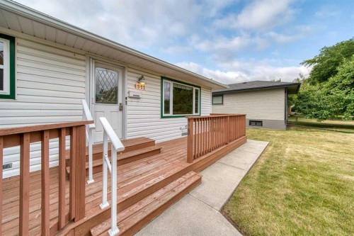 4511 41 Avenue Sw, Calgary, AB - Outdoor With Exterior