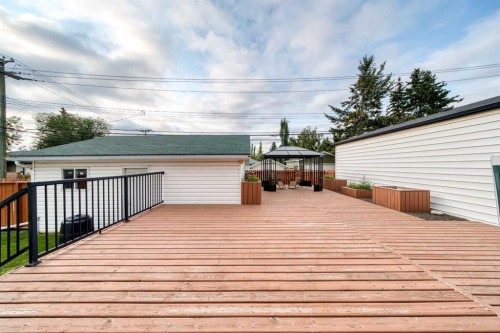 4511 41 Avenue Sw, Calgary, AB - Outdoor With Deck Patio Veranda With Exterior