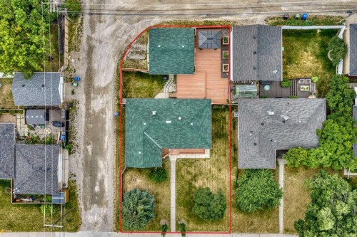 4511 41 Avenue Sw, Calgary, AB - Outdoor