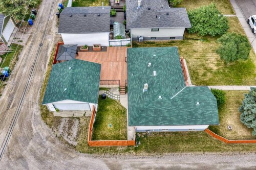4511 41 Avenue Sw, Calgary, AB - Outdoor With Deck Patio Veranda