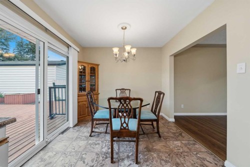 4511 41 Avenue Sw, Calgary, AB - Indoor Photo Showing Dining Room