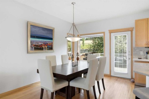 54 Rockyledge Rise Nw, Calgary, AB - Indoor Photo Showing Dining Room