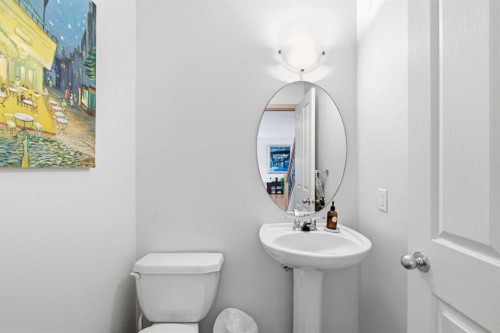 54 Rockyledge Rise Nw, Calgary, AB - Indoor Photo Showing Bathroom