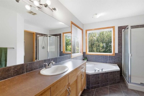 54 Rockyledge Rise Nw, Calgary, AB - Indoor Photo Showing Bathroom