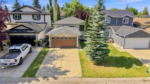 225 Harvest Glen Place Ne, Calgary, AB - Outdoor With Facade