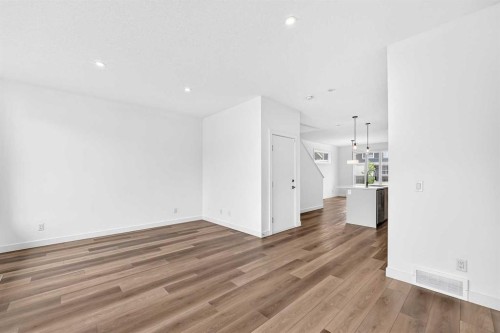125 Herron Mews Ne, Calgary, AB - Indoor Photo Showing Other Room