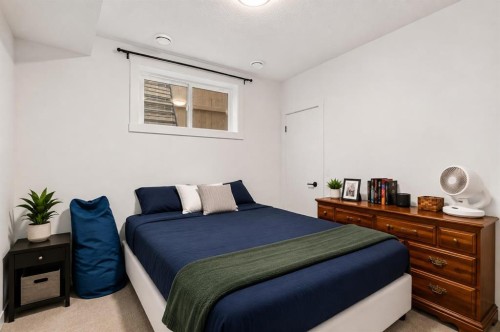 125 Herron Mews Ne, Calgary, AB - Indoor Photo Showing Bedroom