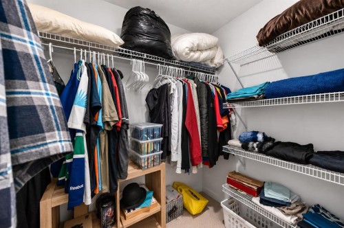 125 Herron Mews Ne, Calgary, AB - Indoor With Storage