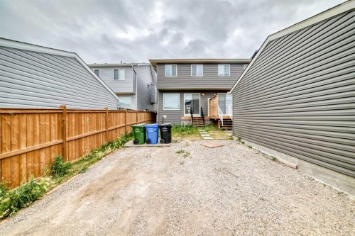 125 Herron Mews Ne, Calgary, AB - Outdoor