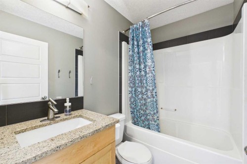 169 Brightonwoods Gardens Se, Calgary, AB - Indoor Photo Showing Bathroom