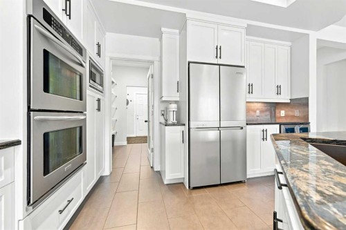 4 Silverado Saddle Court Sw, Calgary, AB - Indoor Photo Showing Kitchen With Upgraded Kitchen