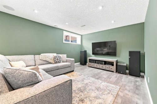 4 Silverado Saddle Court Sw, Calgary, AB - Indoor Photo Showing Living Room