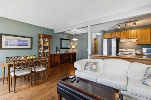 148 Everstone Drive Sw, Calgary, AB - Indoor Photo Showing Other Room