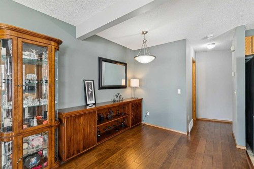 148 Everstone Drive Sw, Calgary, AB - Indoor Photo Showing Other Room