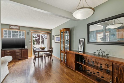 148 Everstone Drive Sw, Calgary, AB - Indoor